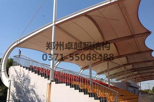 膜布、附件及鋼索安裝