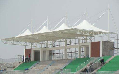 鄭州澍青醫(yī)學(xué)高等?？茖W(xué)校膜結(jié)構(gòu)看臺(tái)