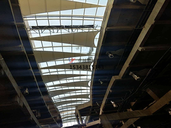 威海籃球場膜結(jié)構(gòu)罩棚【設(shè)計(jì)安裝】