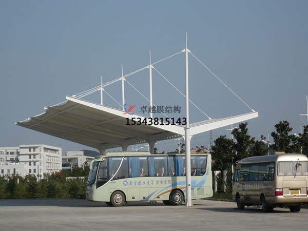 蒙自膜結構停車棚【雨棚遮陽棚生產(chǎn)安裝】