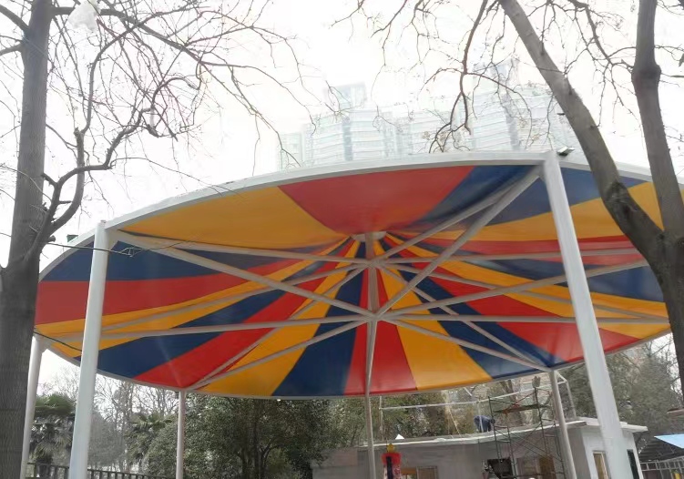 炎炎夏日，游樂場遮陽棚引領清涼潮流