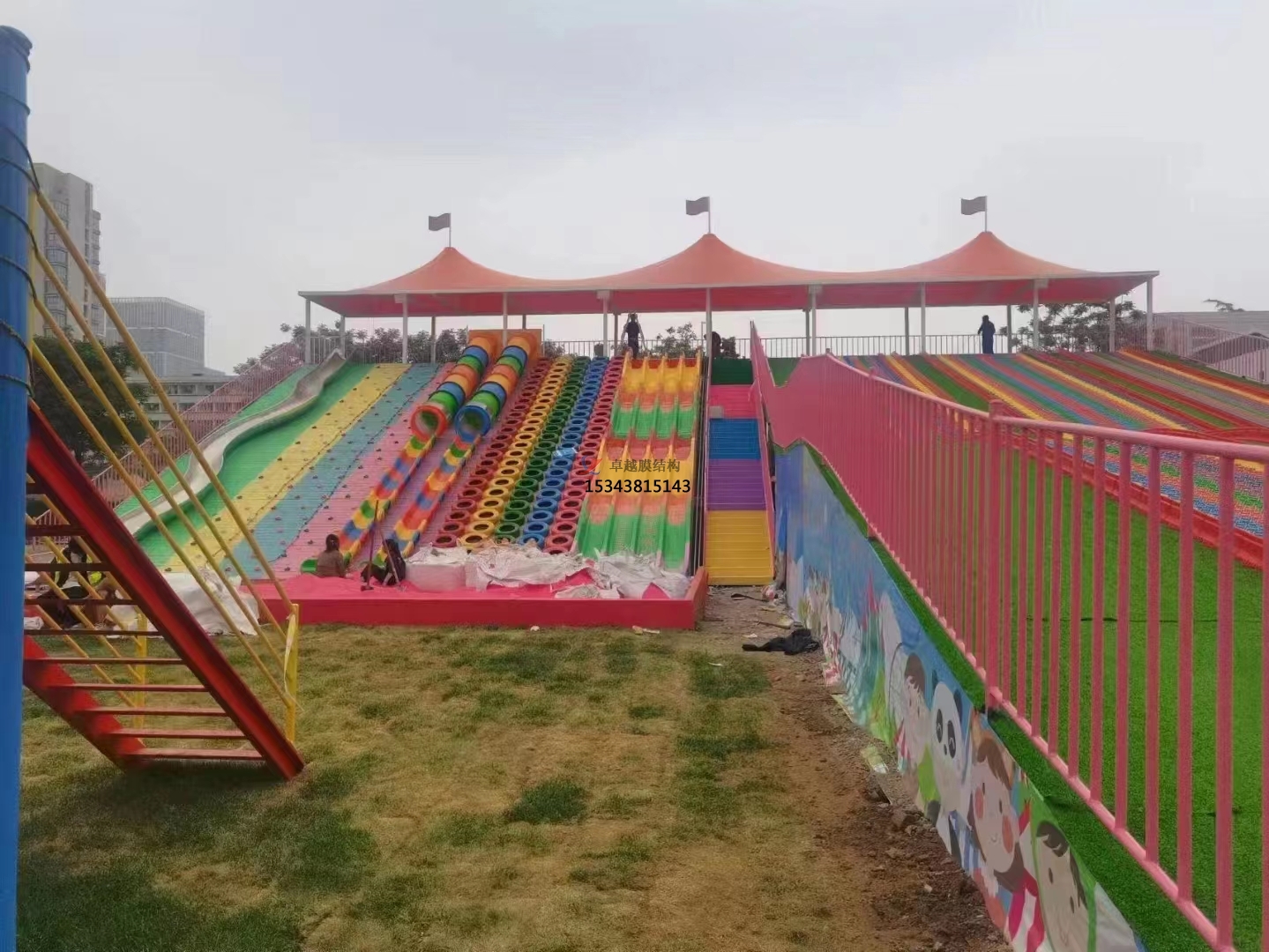 晉城彩虹滑道游樂設(shè)備紅色遮陽棚結(jié)構(gòu)設(shè)計生產(chǎn)