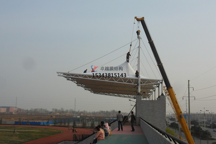 膜結(jié)構(gòu)看臺主席臺施工注意事項(xiàng)