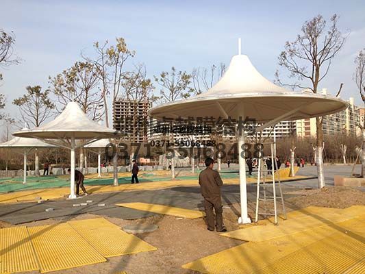 西安張拉膜遮陽(yáng)棚生產(chǎn)廠家設(shè)計(jì)施工【西安鐵道學(xué)校張拉膜遮陽(yáng)棚】等項(xiàng)目