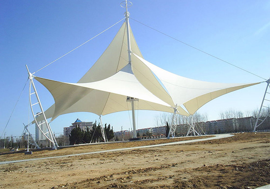 全新建筑形式！膜結(jié)構(gòu)雨棚的奇特性能分析